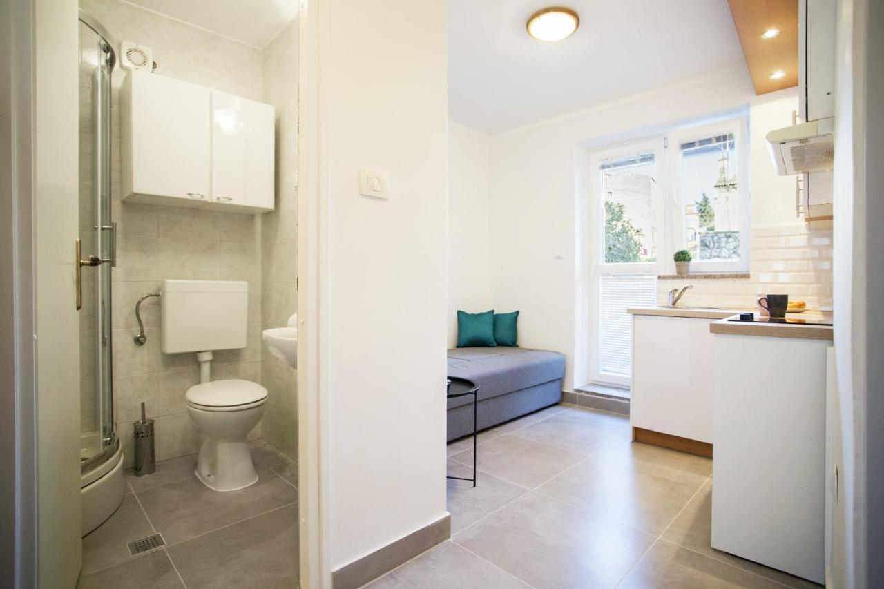 Studio Apartment Zen City Centre Split Exterior photo
